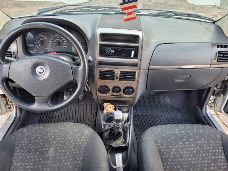 FIAT - PALIO - 2010/2011 - Prata - R$ 29.900,00