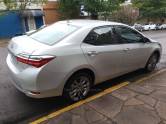 TOYOTA - COROLLA - 2018/2019 - Prata - R$ 105.000,00