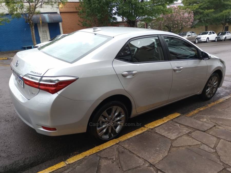 TOYOTA - COROLLA - 2018/2019 - Prata - R$ 105.000,00