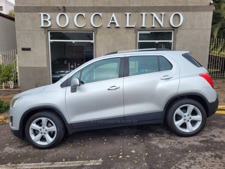 CHEVROLET - TRACKER - 2014/2015 - Prata - R$ 70.000,00