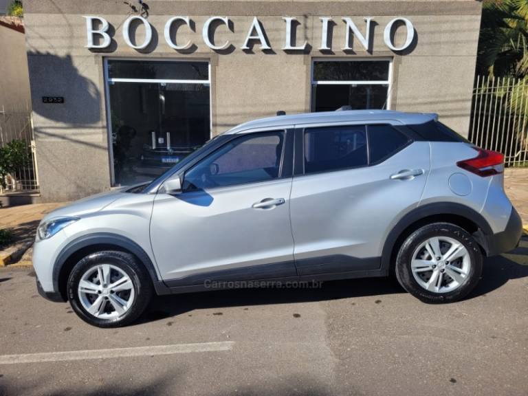 NISSAN - KICKS - 2019/2019 - Prata - R$ 79.000,00