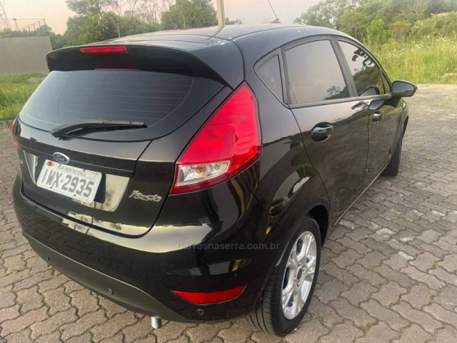 FORD - FIESTA - 2016/2016 - Preta - R$ 48.000,00