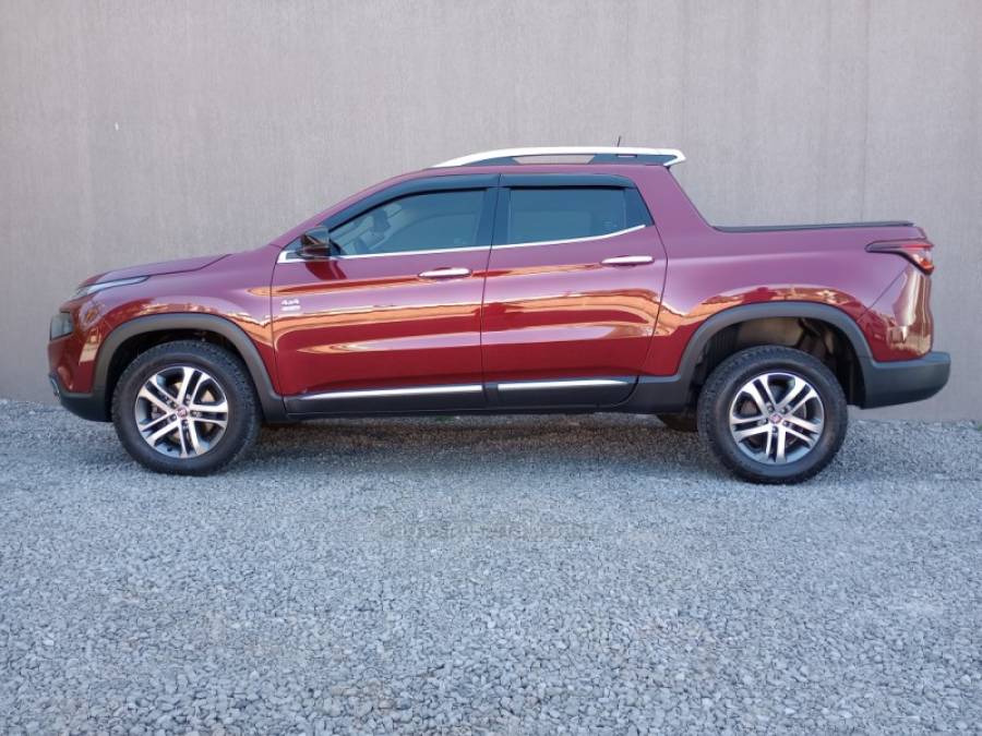 FIAT - TORO - 2016/2017 - Vermelha - R$ 94.900,00