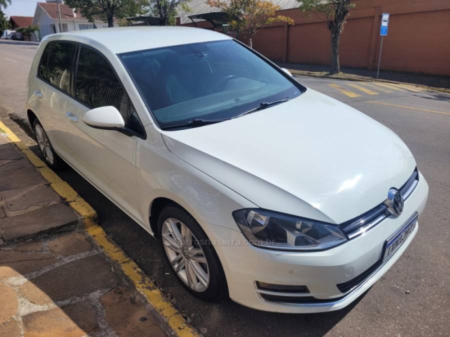 VOLKSWAGEN - GOLF - 2014/2014 - Branca - R$ 78.000,00