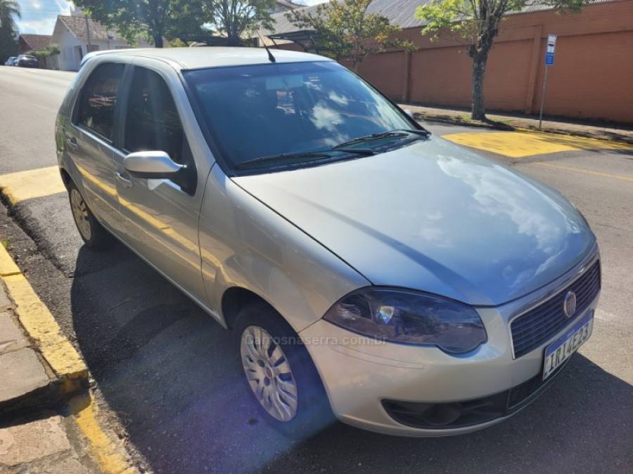 FIAT - PALIO - 2010/2011 - Prata - R$ 29.900,00