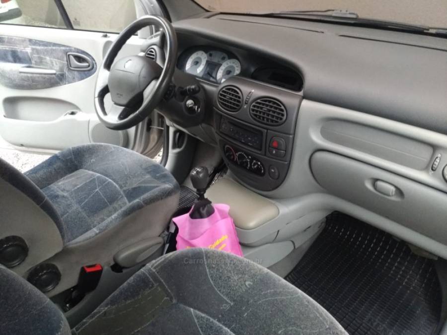 RENAULT - SCÉNIC - 2007/2008 - Prata - R$ 22.000,00