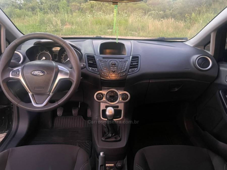 FORD - FIESTA - 2016/2016 - Preta - R$ 48.000,00