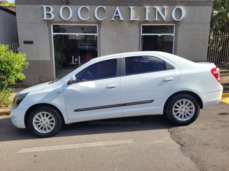 CHEVROLET - COBALT - 2012/2013 - Branca - R$ 39.500,00