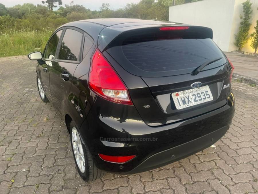 FORD - FIESTA - 2016/2016 - Preta - R$ 48.000,00