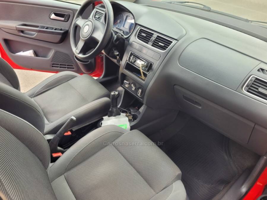 VOLKSWAGEN - FOX - 2011/2012 - Vermelha - R$ 35.900,00