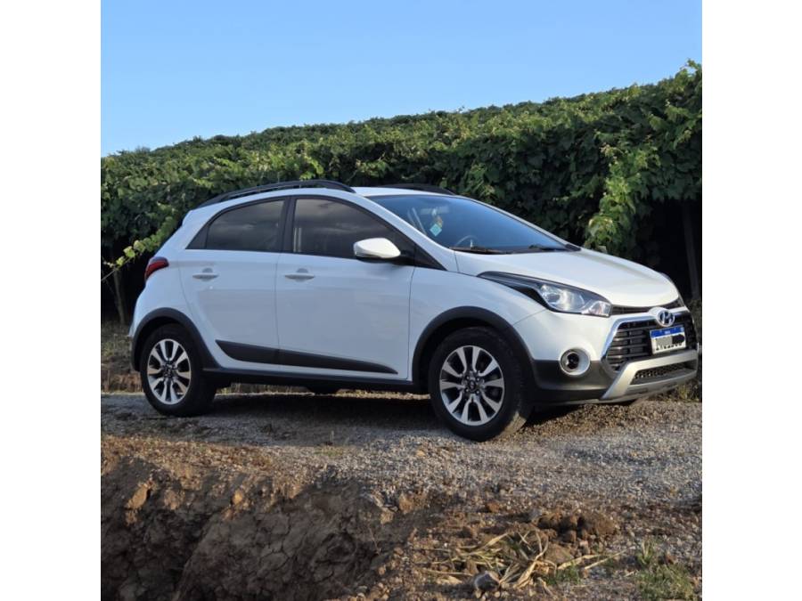 HYUNDAI - HB20X - 2016/2017 - Branca - R$ 64.000,00