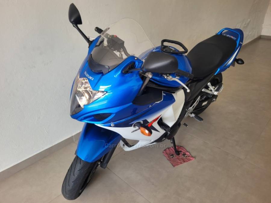 SUZUKI - GSX - 2015/2016 - Azul - R$ 35.000,00