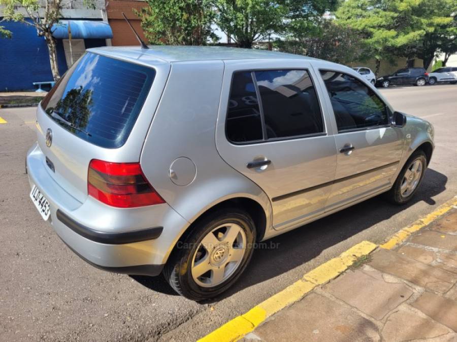 VOLKSWAGEN - GOLF - 2003/2003 - Prata - R$ 30.000,00