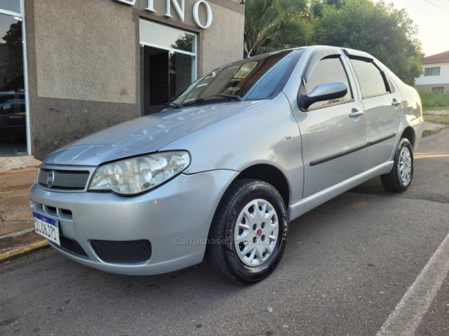 FIAT - SIENA - 2004/2005 - Prata - R$ 25.000,00