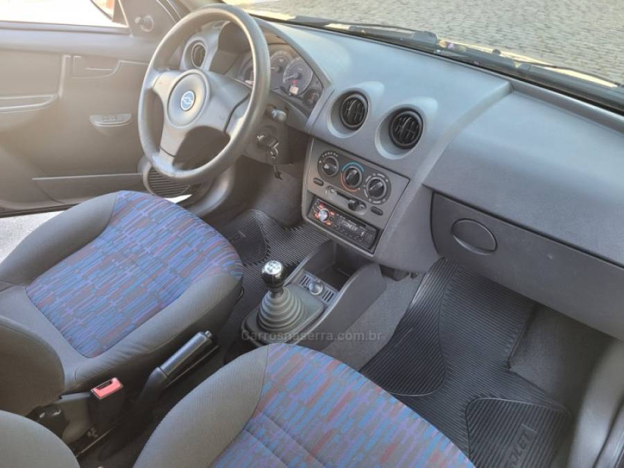 CHEVROLET - CELTA - 2010/2010 - Preta - R$ 24.900,00