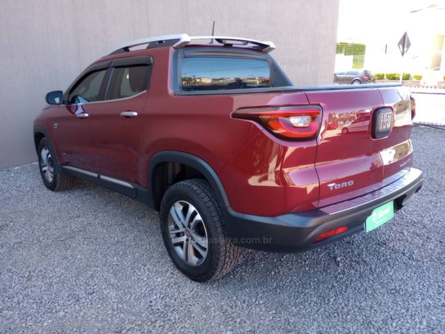 FIAT - TORO - 2016/2017 - Vermelha - R$ 94.900,00