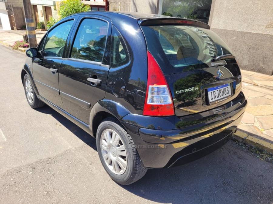 CITROËN - C3 - 2010/2011 - Preta - R$ 26.000,00