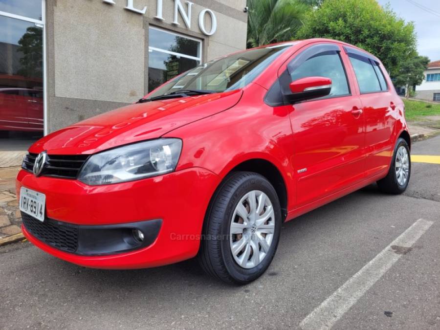 VOLKSWAGEN - FOX - 2011/2012 - Vermelha - R$ 35.900,00