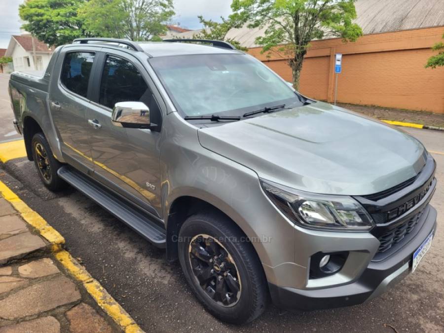 CHEVROLET - S10 - 2023/2024 - Prata - R$ 233.000,00