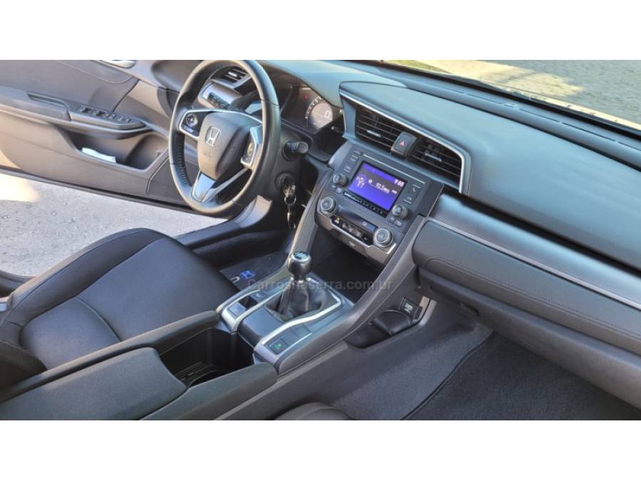 HONDA - CIVIC - 2016/2017 - Preta - R$ 105.000,00