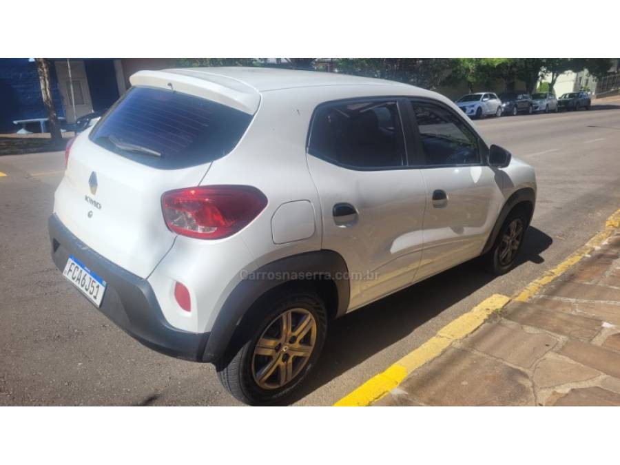 RENAULT - KWID - 2023/2024 - Branca - R$ 52.500,00