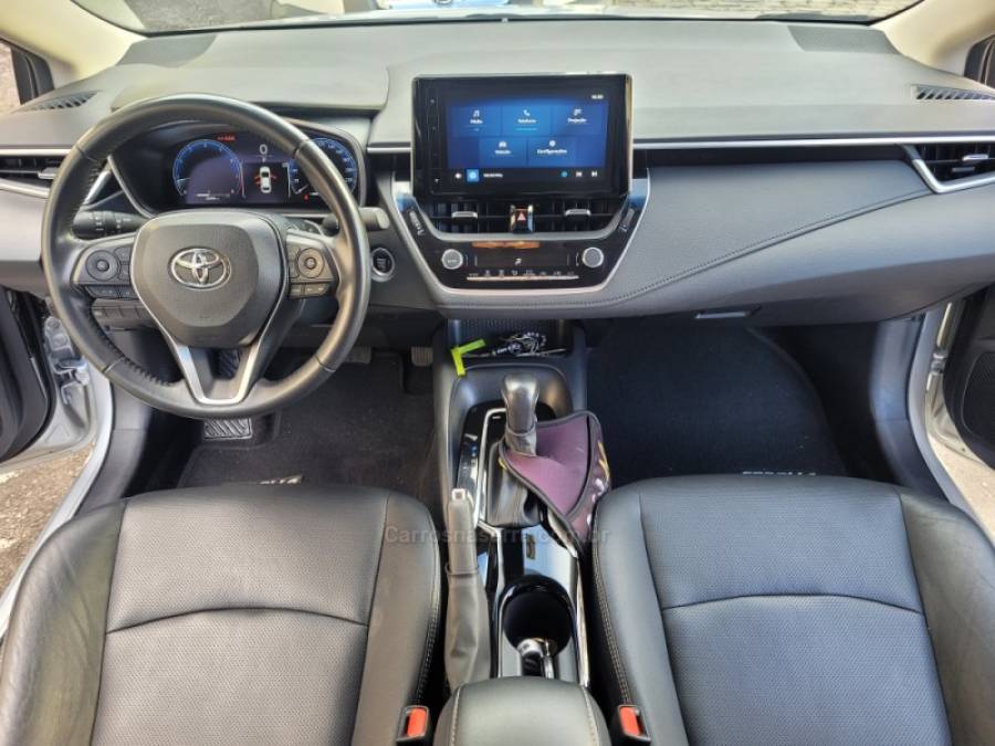 TOYOTA - COROLLA - 2023/2024 - Prata - R$ 137.000,00