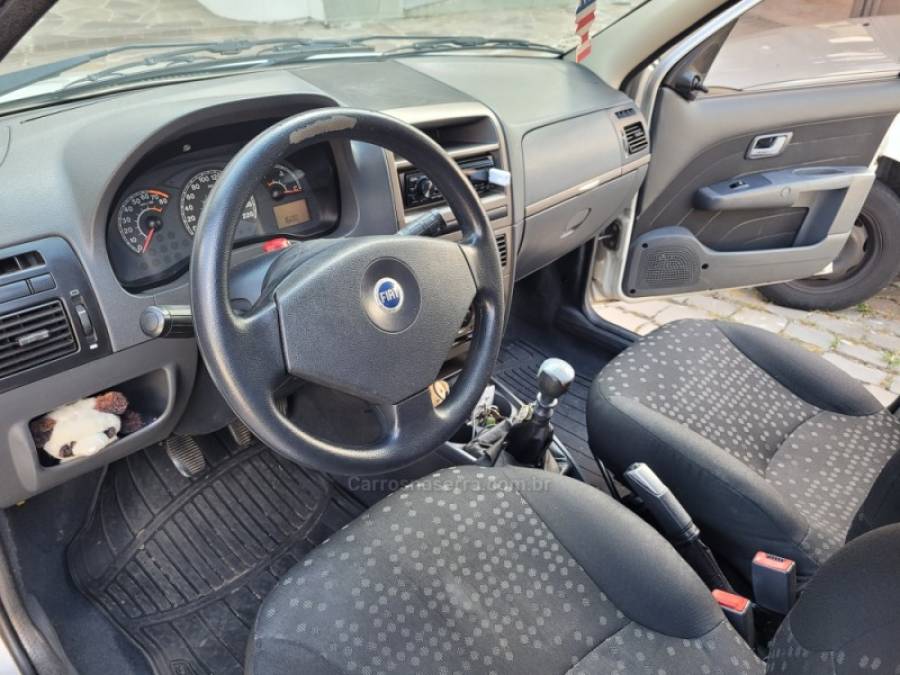 FIAT - PALIO - 2010/2011 - Prata - R$ 29.900,00