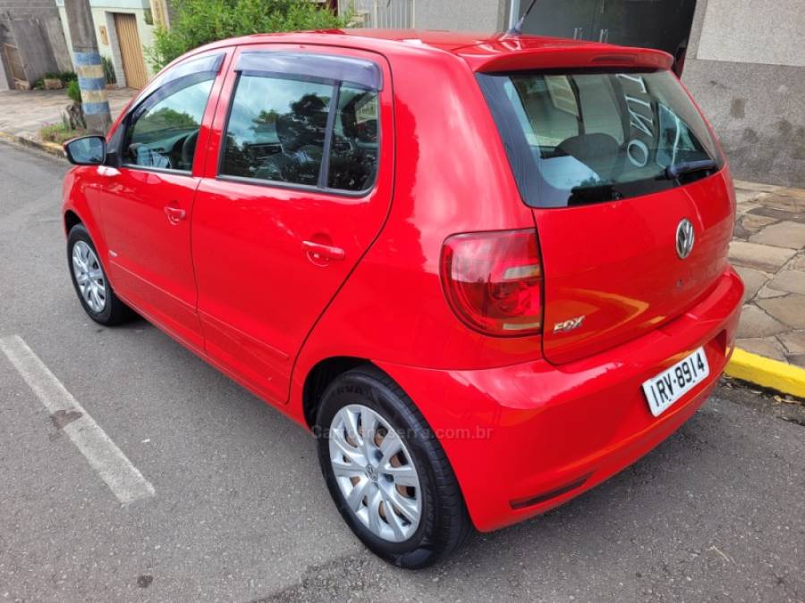 VOLKSWAGEN - FOX - 2011/2012 - Vermelha - R$ 35.900,00