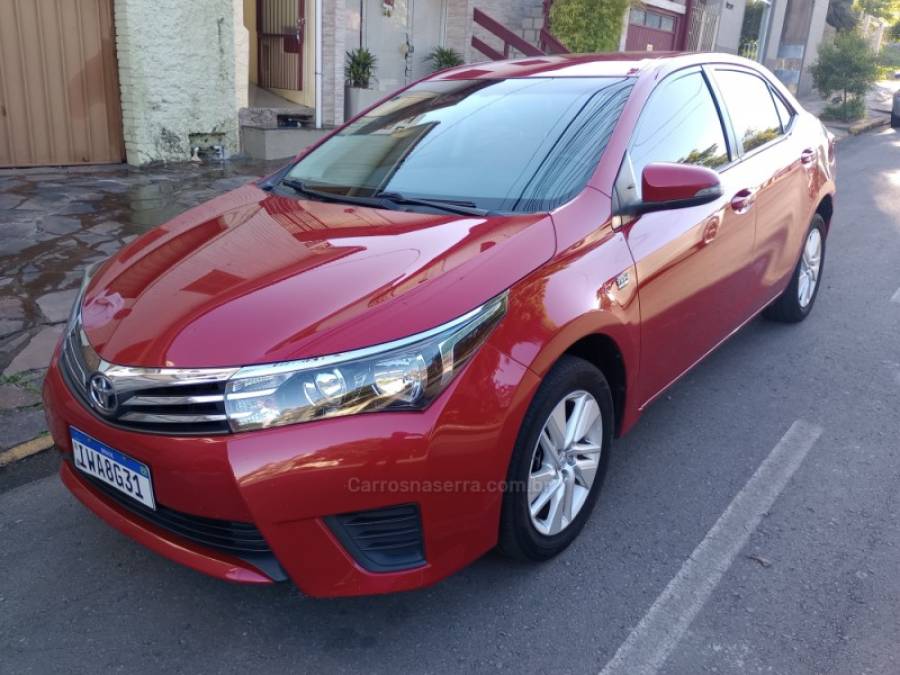 TOYOTA - COROLLA - 2014/2015 - Vermelha - R$ 77.000,00