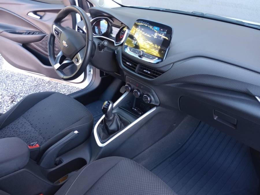 CHEVROLET - ONIX - 2021/2021 - Branca - R$ 71.900,00