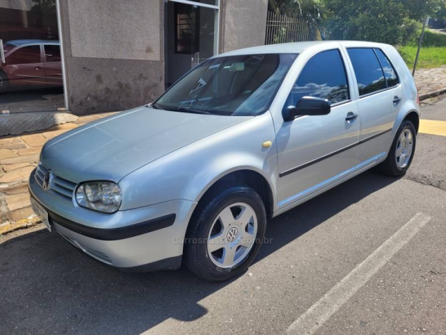 VOLKSWAGEN - GOLF - 2003/2003 - Prata - R$ 30.000,00