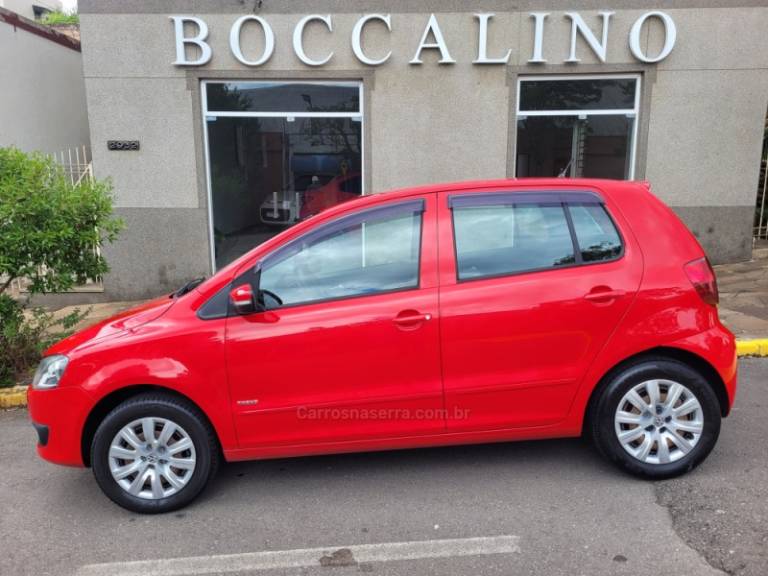 VOLKSWAGEN - FOX - 2011/2012 - Vermelha - R$ 35.900,00