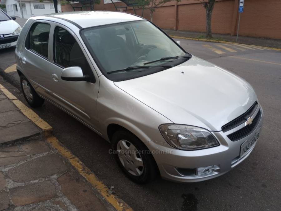 CHEVROLET - CELTA - 2012/2013 - Prata - R$ 33.000,00