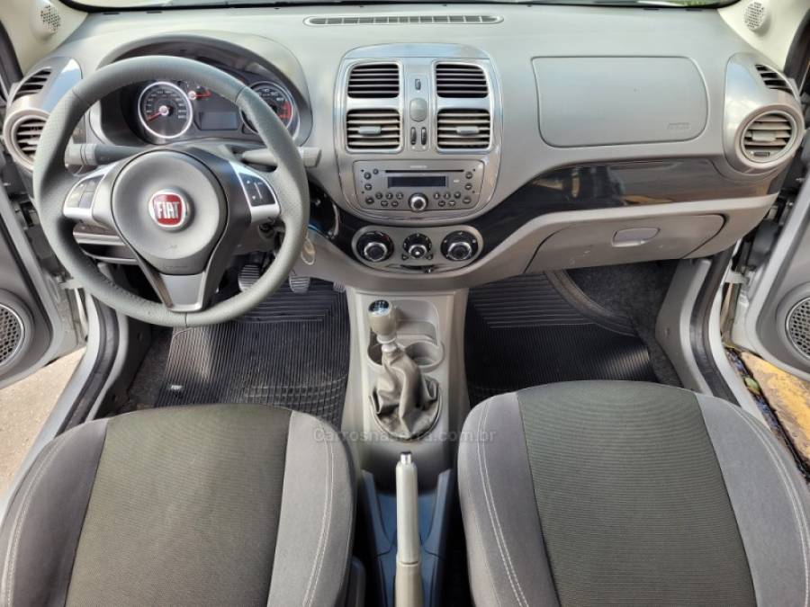 FIAT - GRAND SIENA - 2014/2015 - Prata - R$ 45.000,00