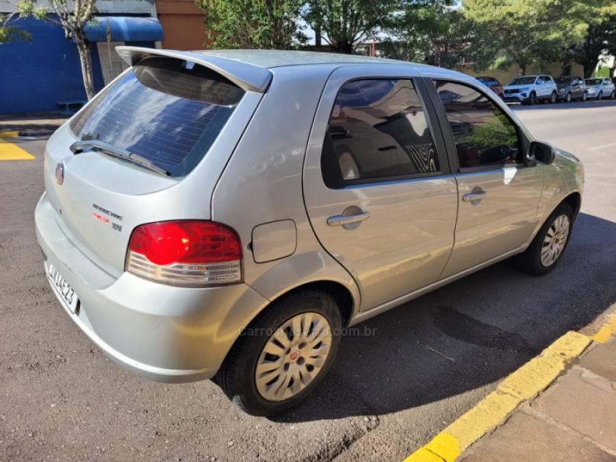 FIAT - PALIO - 2010/2011 - Prata - R$ 29.900,00