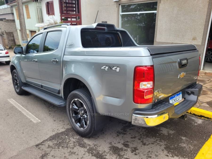 CHEVROLET - S10 - 2023/2024 - Prata - R$ 233.000,00