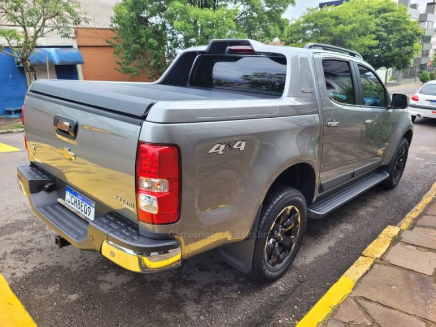 CHEVROLET - S10 - 2023/2024 - Prata - R$ 233.000,00
