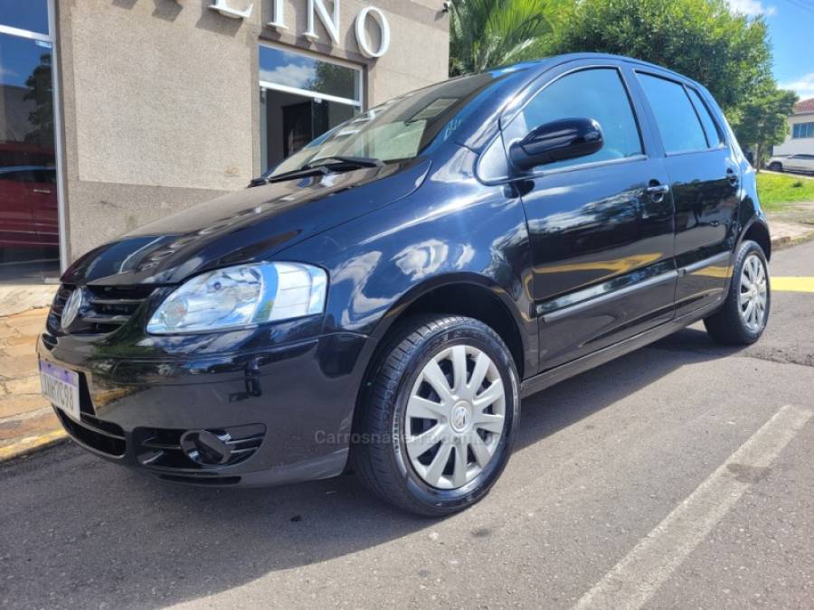 VOLKSWAGEN - FOX - 2006/2007 - Preta - R$ 19.000,00