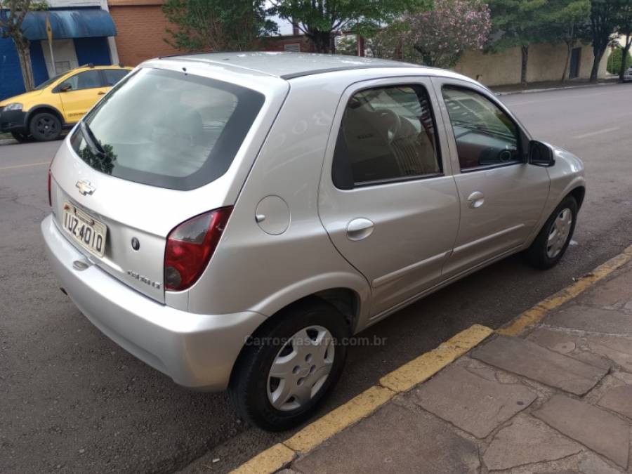 CHEVROLET - CELTA - 2012/2013 - Prata - R$ 33.000,00