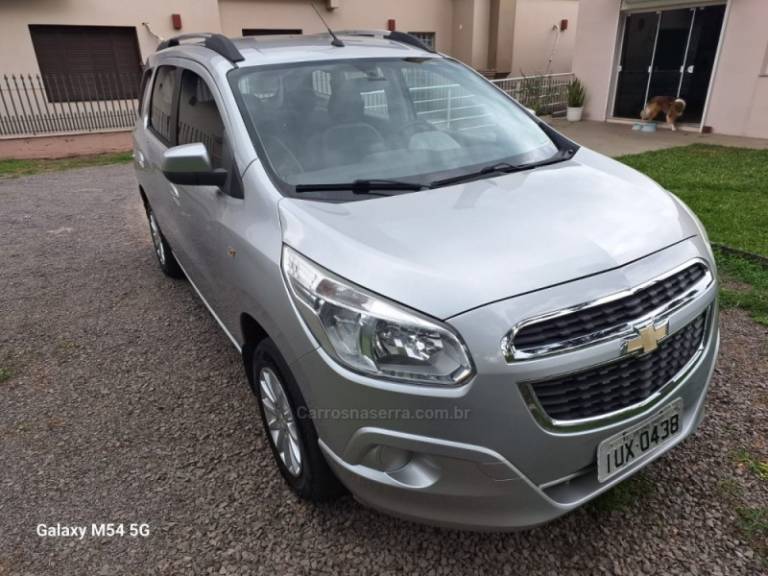 CHEVROLET - SPIN - 2014/2014 - Prata - R$ 44.900,00