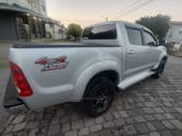 TOYOTA - HILUX - 2011/2011 - Prata - R$ 120.000,00