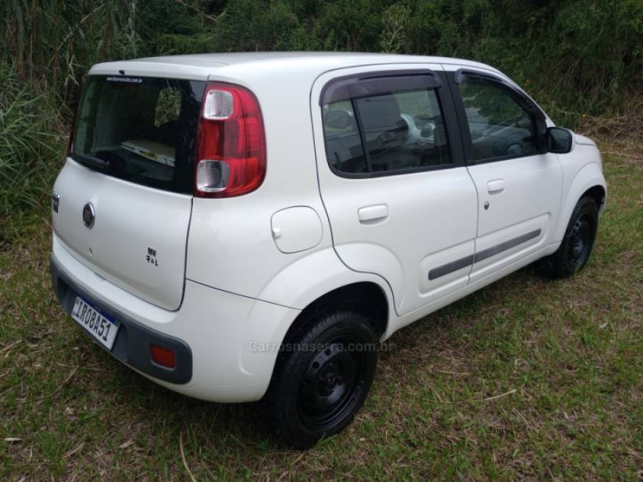 FIAT - UNO - 2011/2011 - Branca - R$ 29.500,00