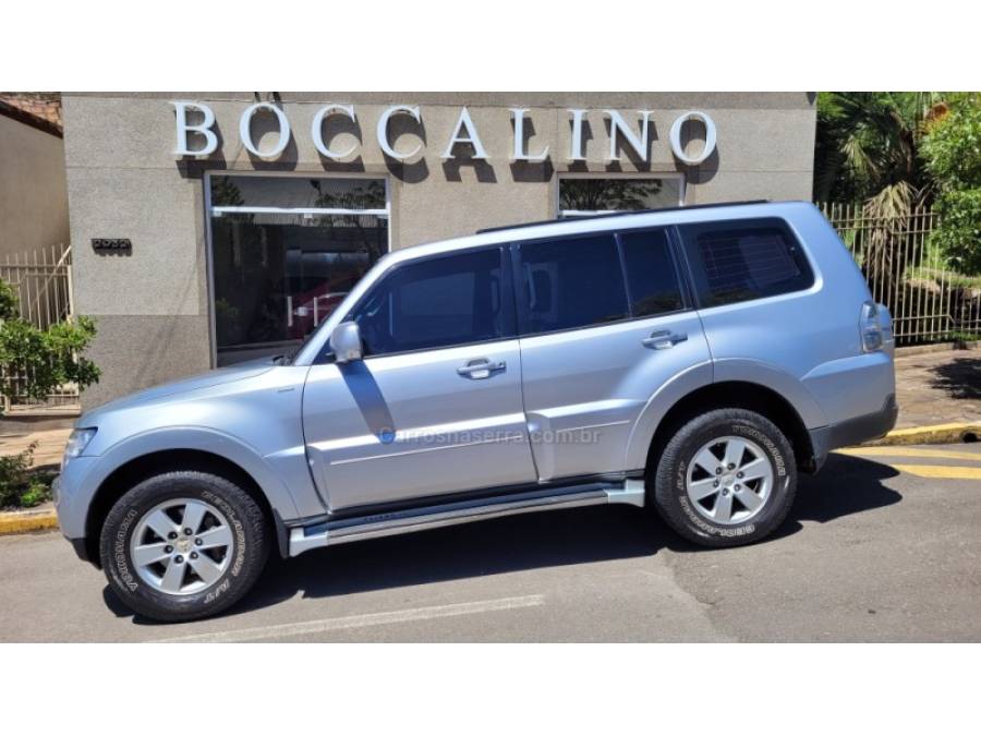 MITSUBISHI - PAJERO FULL - 2007/2008 - Prata - R$ 77.000,00