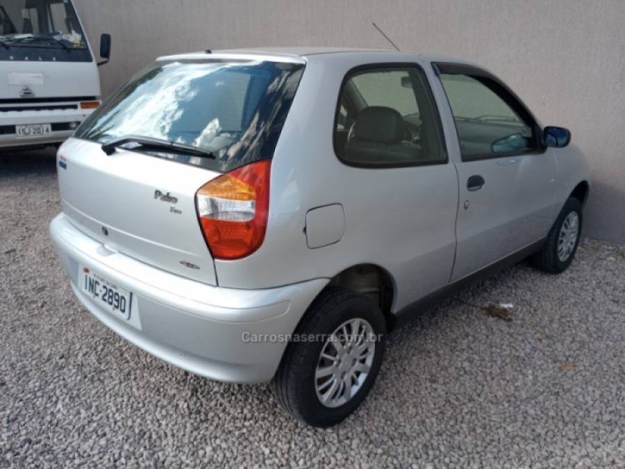 FIAT - PALIO - 2006/2007 - Prata - R$ 18.500,00