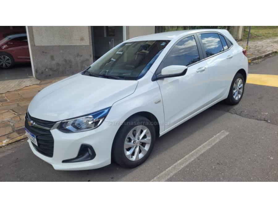 CHEVROLET - ONIX - 2021/2021 - Branca - R$ 71.900,00