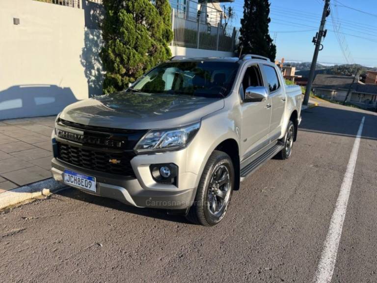 CHEVROLET - S10 - 2023/2024 - Prata - R$ 240.000,00